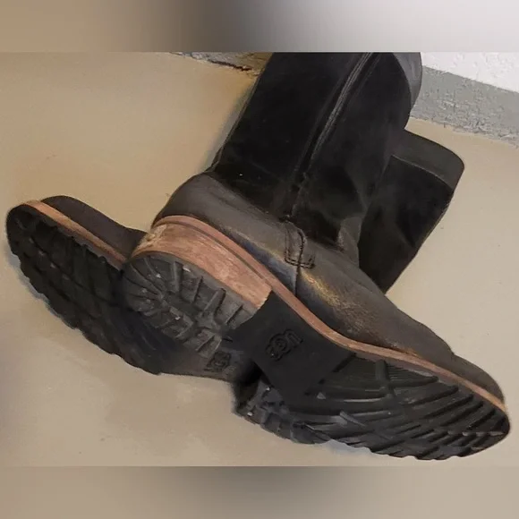 Black Uggs. Knee-High Leather Boots size 9 - Picture 6 of 13